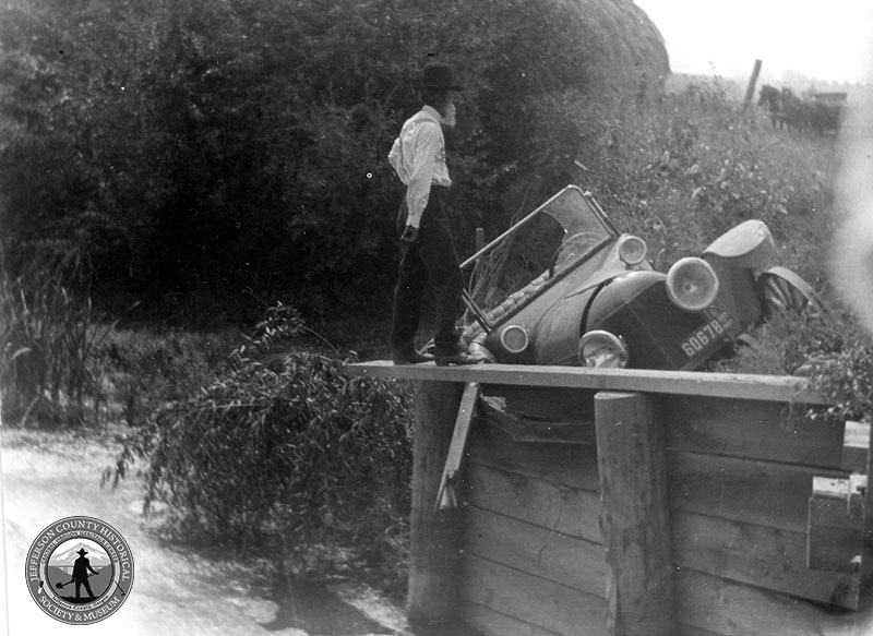 Auto accident near Madras in 1912